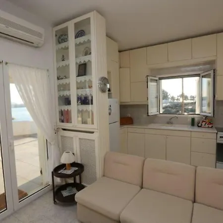 Marfo Finikas (Syros)