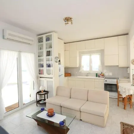 Tatil Evi Marfo Finikas (Syros)