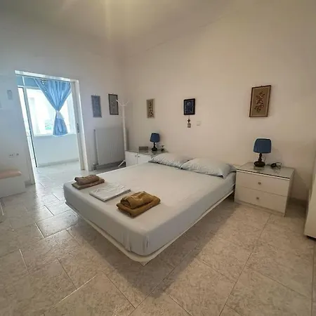 Marfo Finikas (Syros)